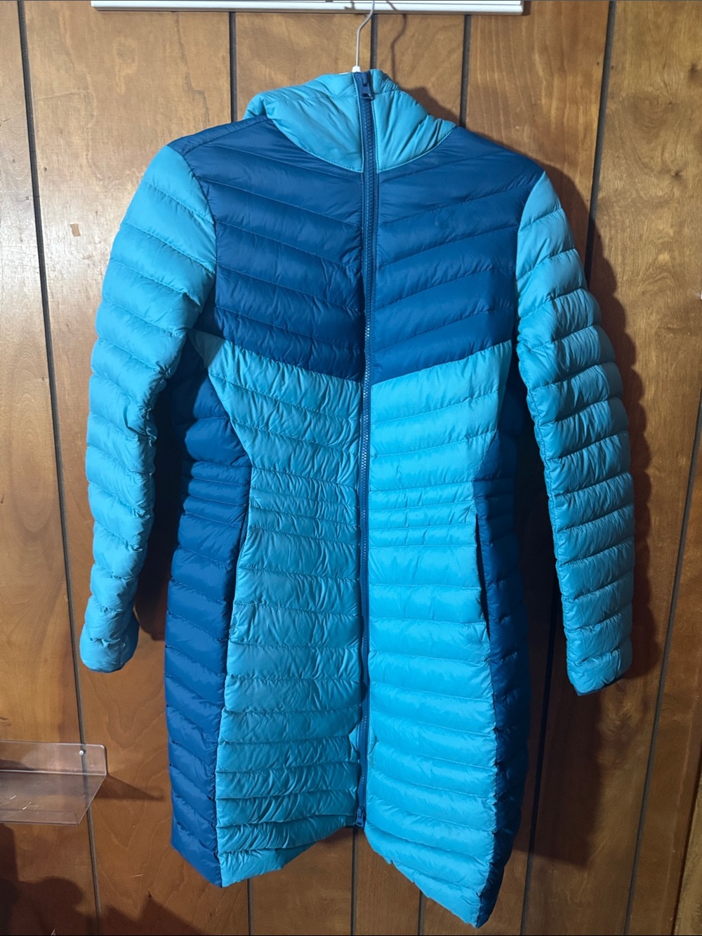 Lightweight Two-Tone Blue Long Puffer Coat for Women